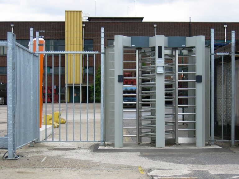 Zakelijke dienstverlening voorzien van hoge tourniquets